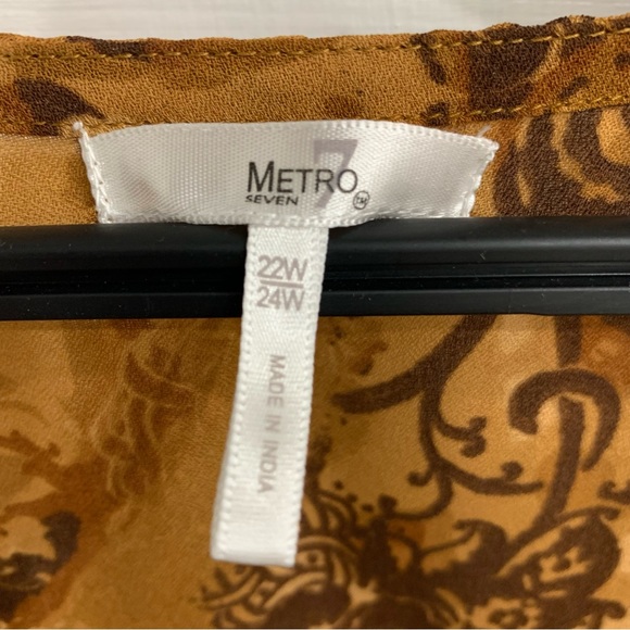 Bundle of two womens tops, see pics for sizes - Picture 2 of 12